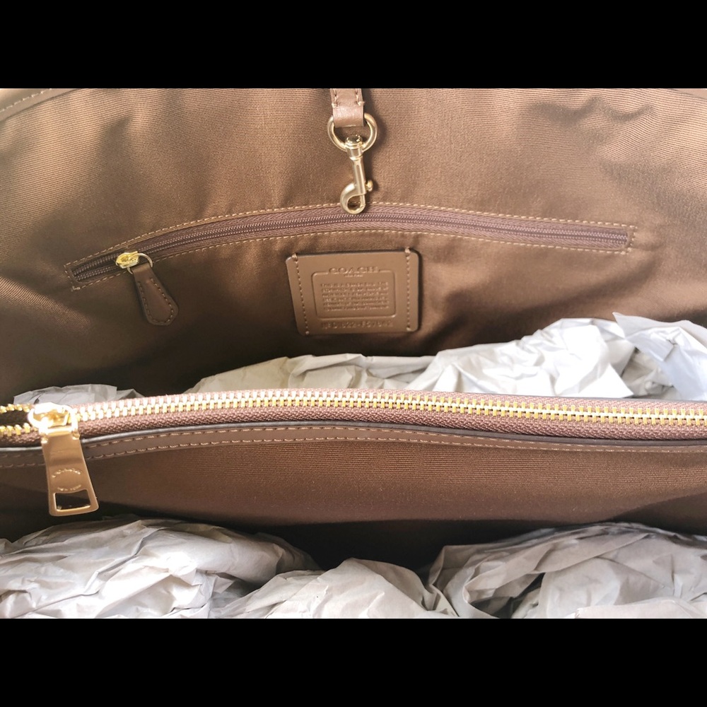 SALE‼️‼️ Coach Large carryall tote Purse - Picture 2 of 7